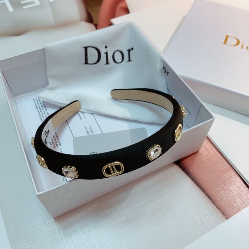 CHRISTIAN DIOR